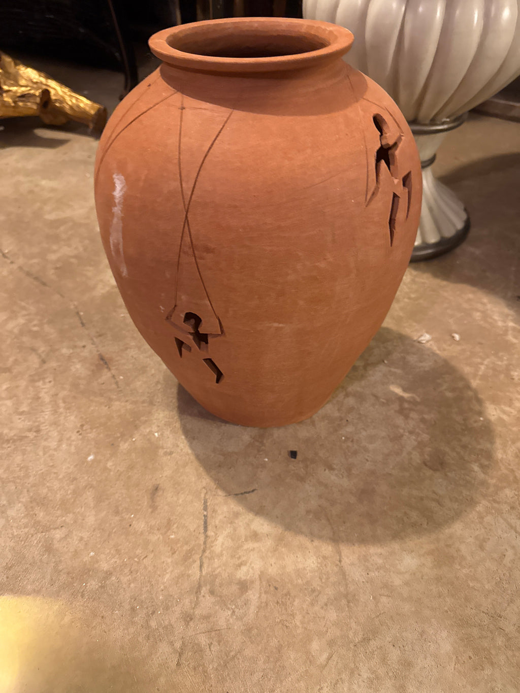 LARGE INDIA CRY POT WITH LID MADE IN INDIA