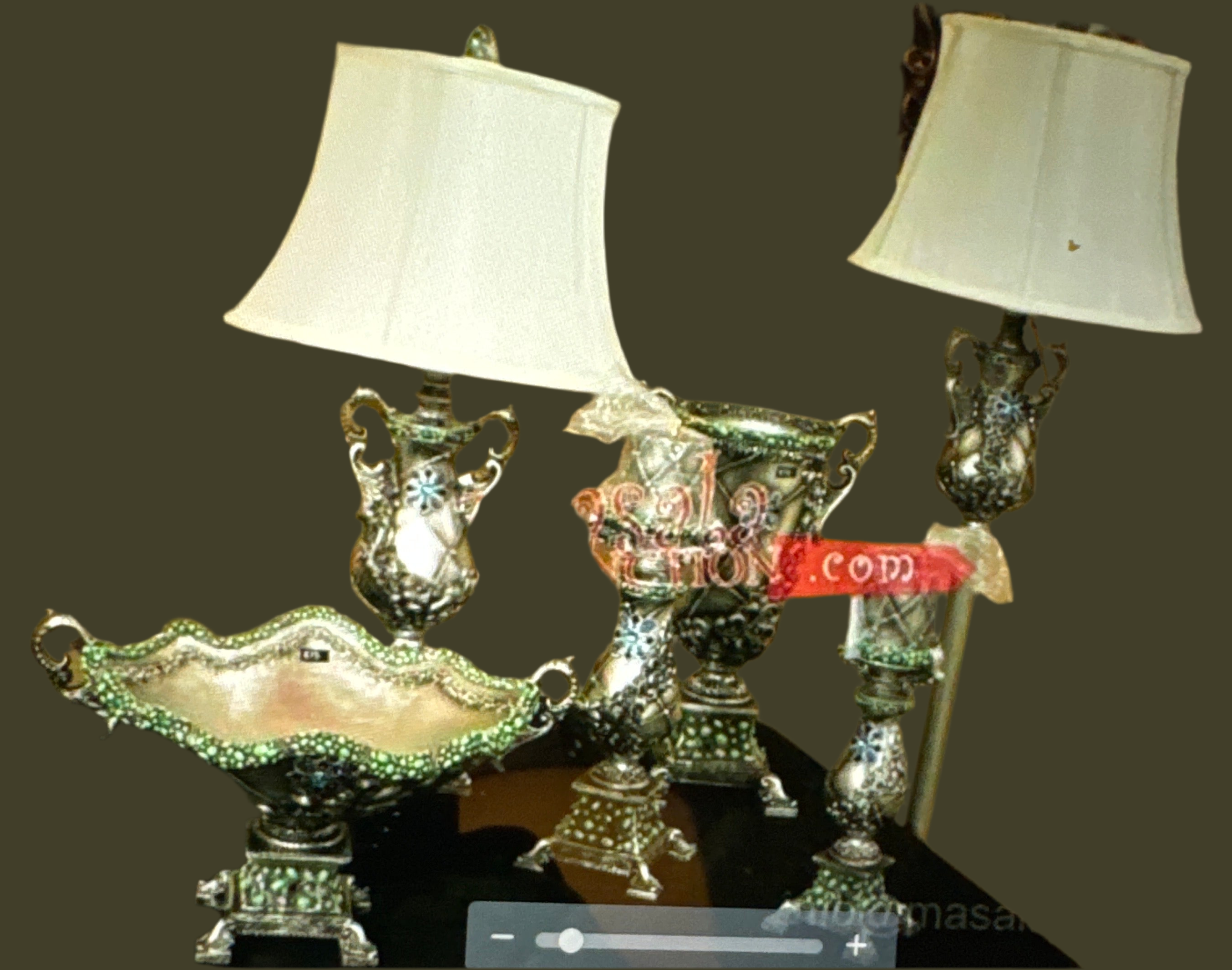 Decorative set in green and silver