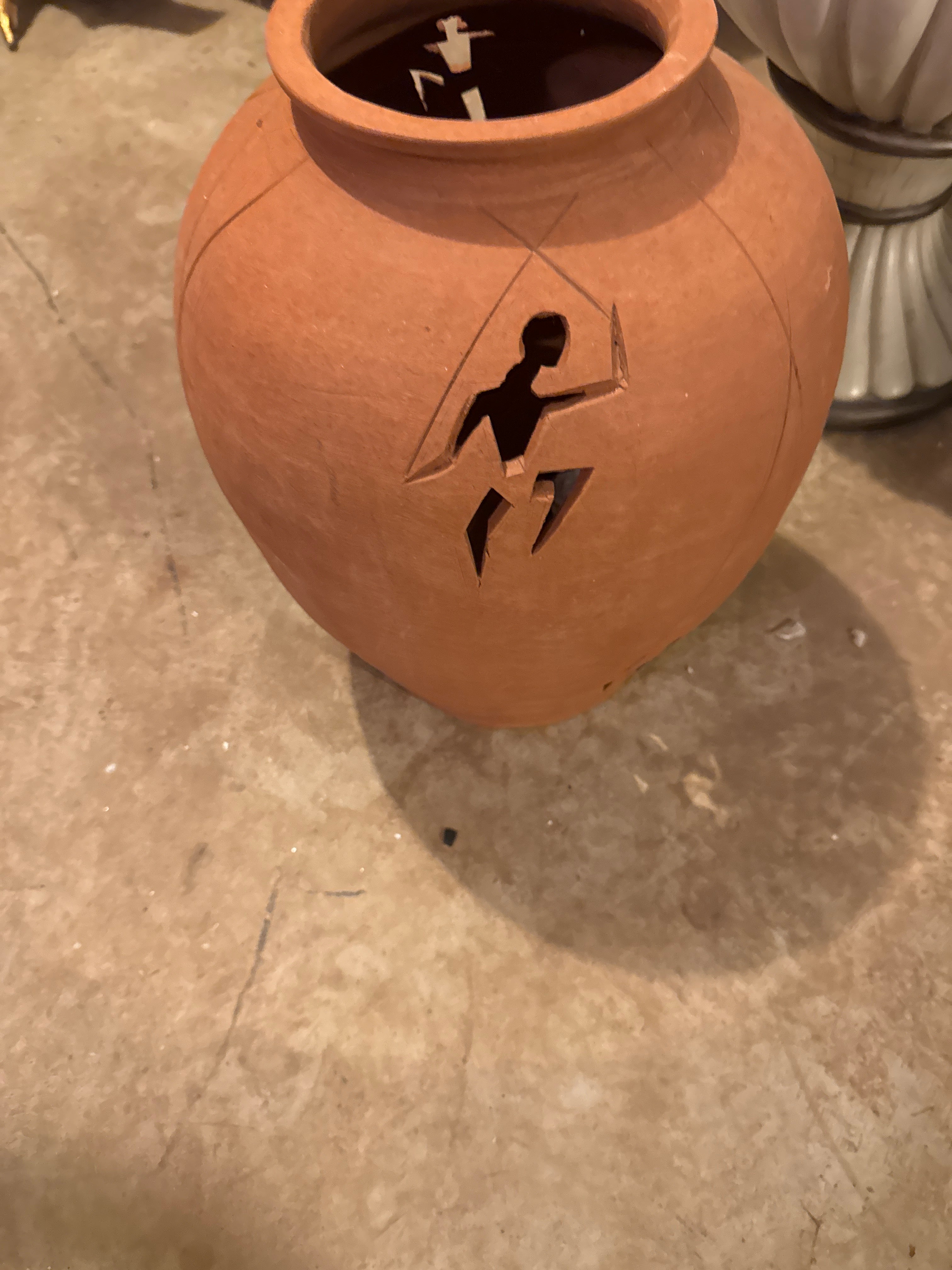 LARGE INDIA CRY POT WITH LID MADE IN INDIA