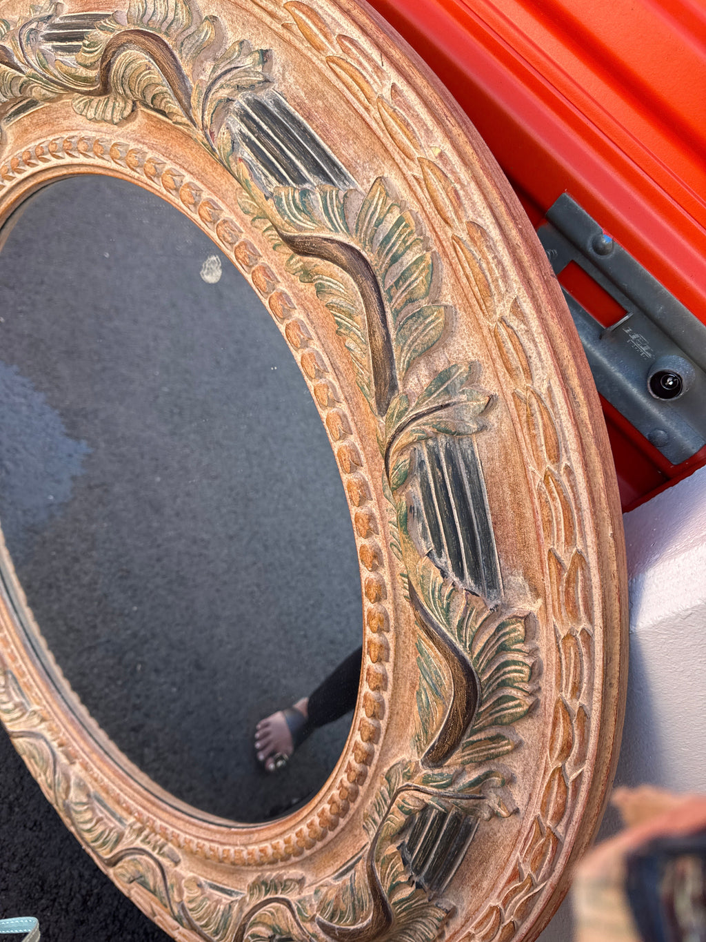 Round large mirror 48 x 48