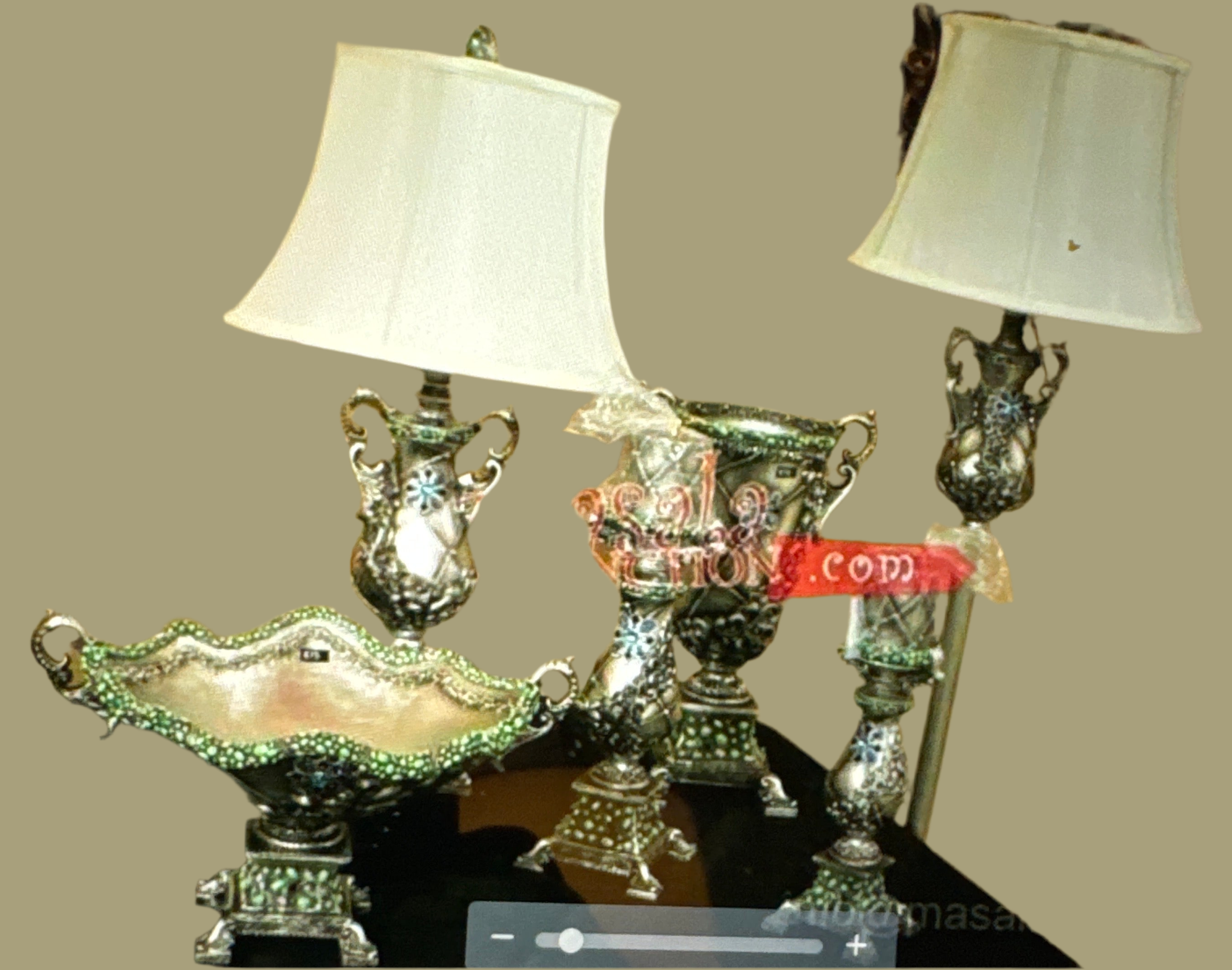 Decorative set in green and silver