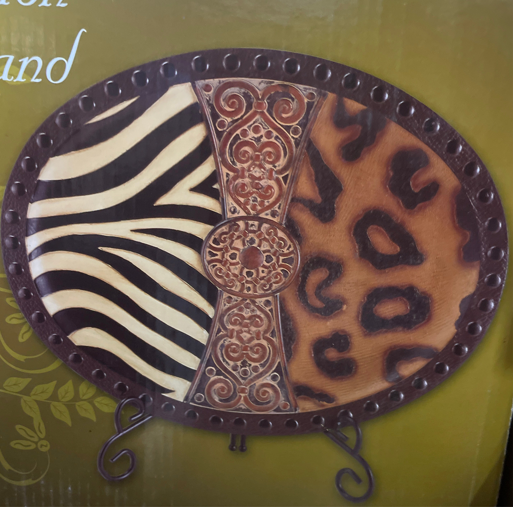 Safari collection charger with stand