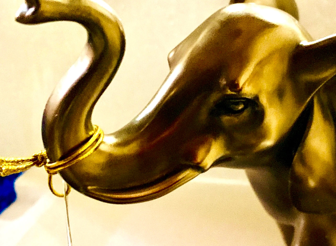 Real bronze metal elephant sculpture