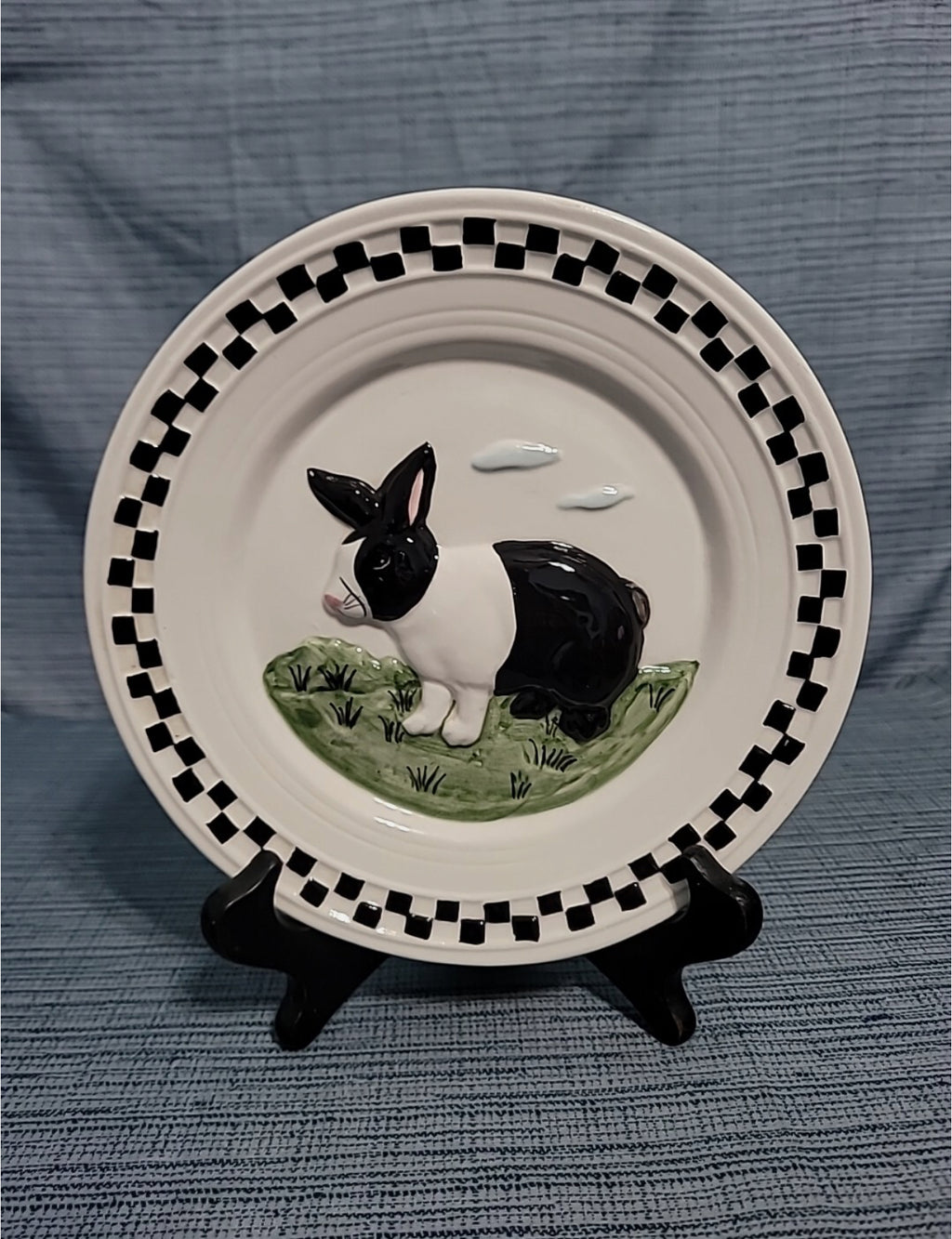 LILLIAN VERNON CHECKERED FARMHOUSE WALL PLATES BUNNY RABBIT
