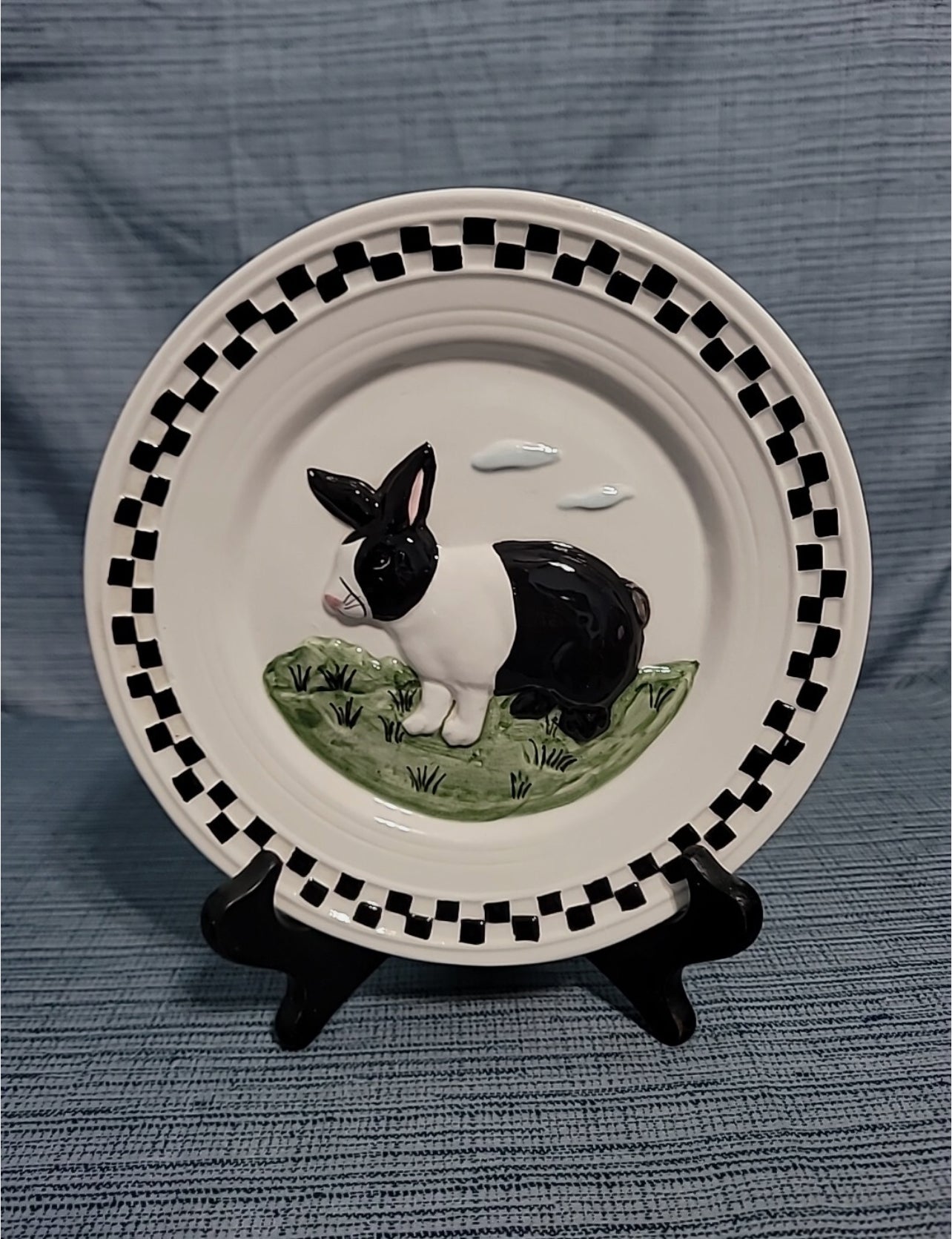 LILLIAN VERNON CHECKERED FARMHOUSE WALL PLATES BUNNY RABBIT
