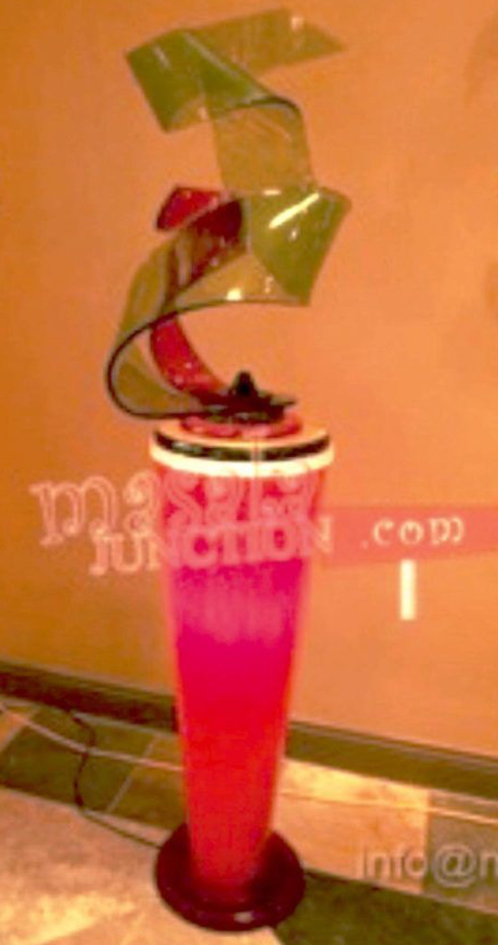 Haziza pedestal with the light in red