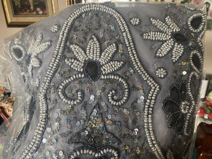 Hand Beaded Design Placemat (Set Of 4) With Runner